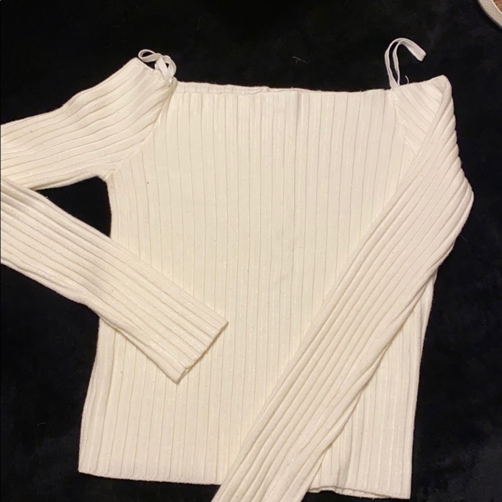 Long off the shoulder long sleeve top